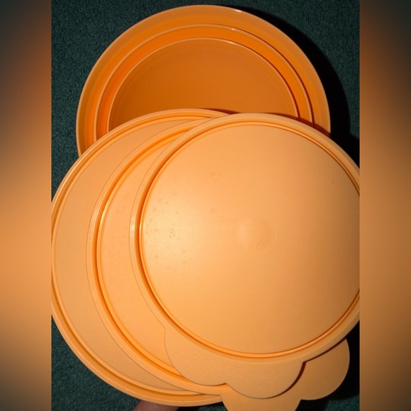 Tupperware Lot - Picture 2 of 5